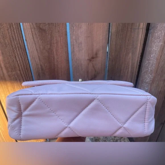 Badgley Mischka Quilted Big Chain Crossbody Bag - Picture 13 of 14